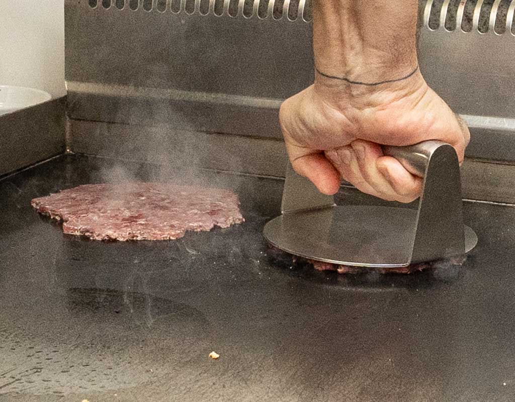 la-smash-burguer-elaboracion8 Smash burger avilés Asturias - la auténtica
